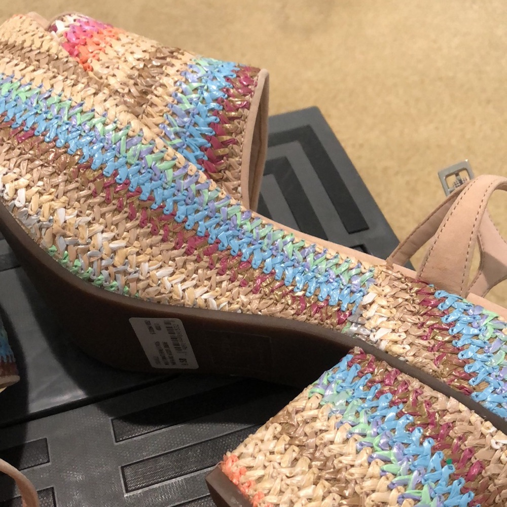 Sandals - Picture 7 of 11